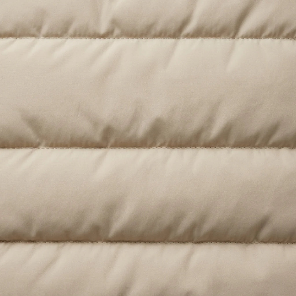 vue de la matière du grand sac à langer beige.