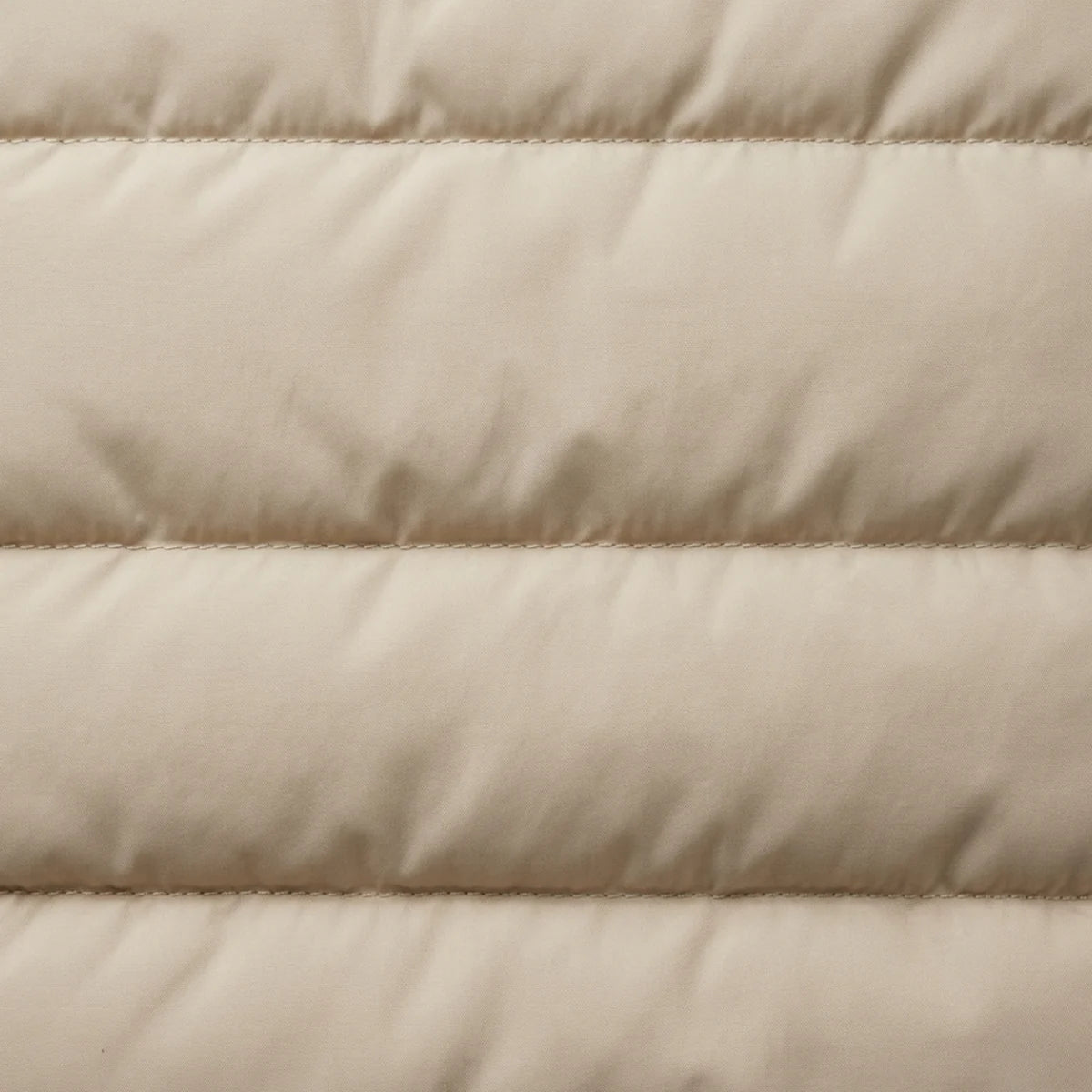 vue de la matière du grand sac à langer beige.