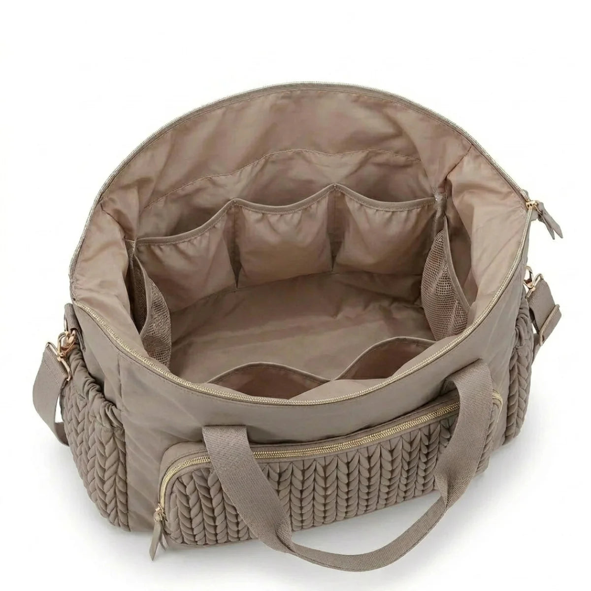 vue de l'intérieur du grand sac à langer bébé tressé marron clair
