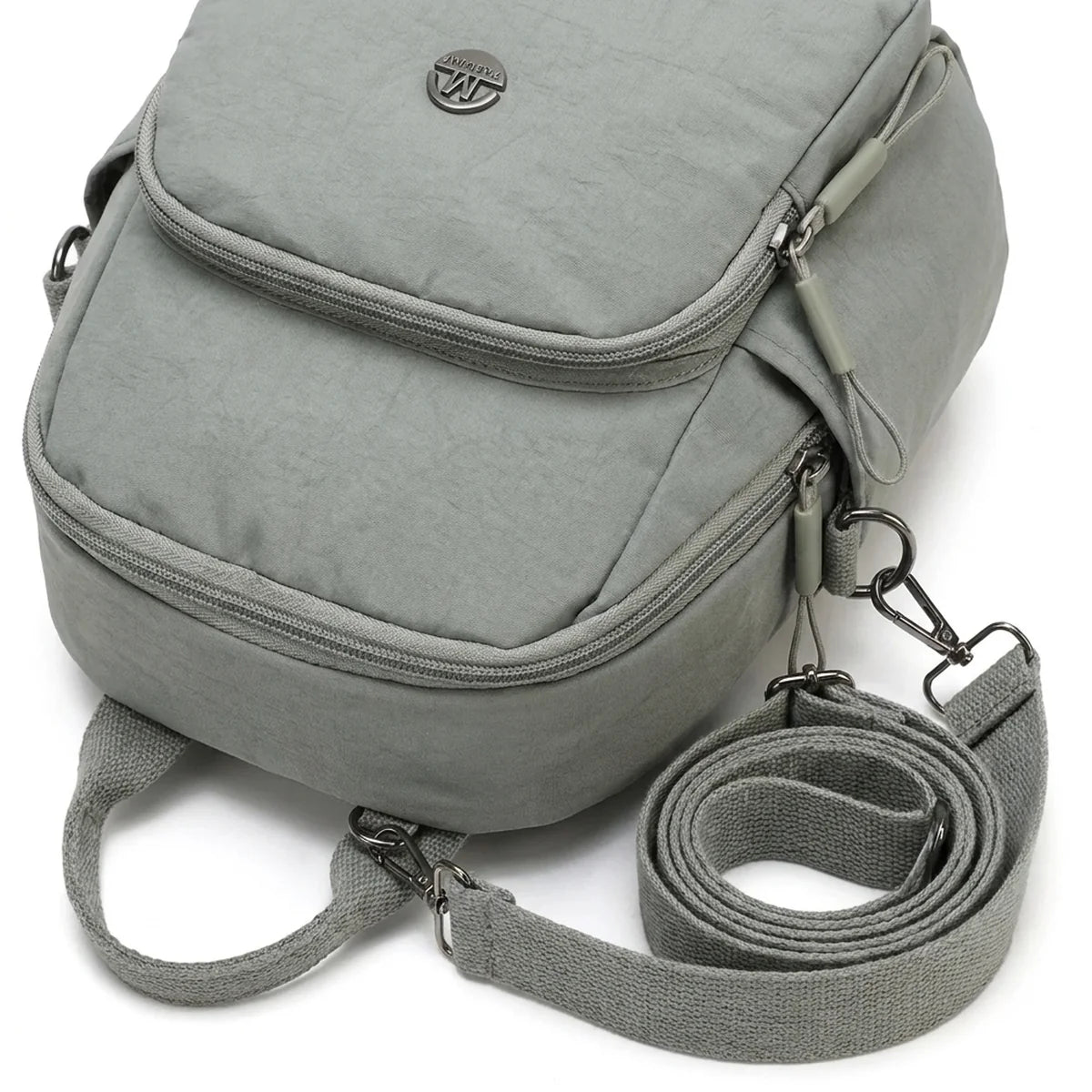 Petit sac à langer Convertible, format compact et design sobre au quotidien