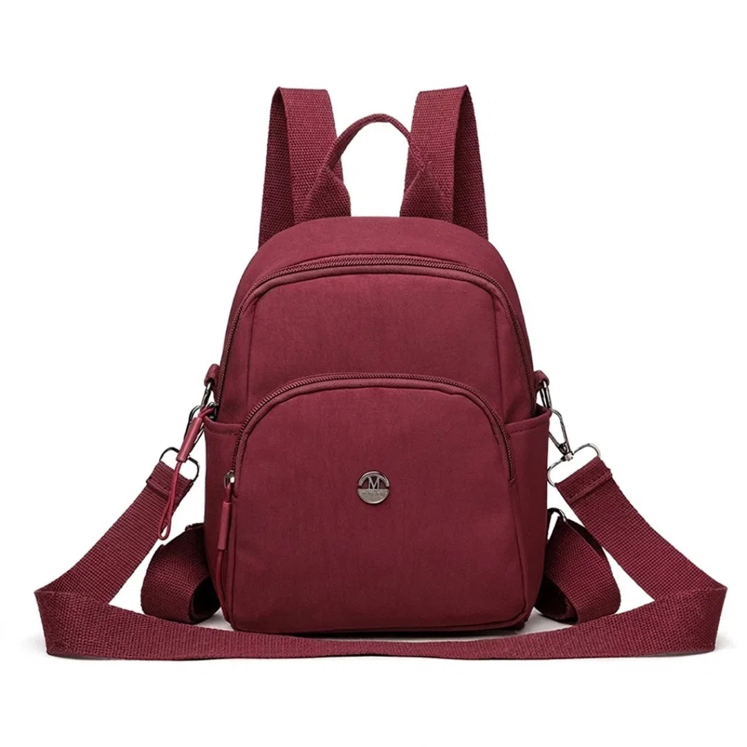 Petit sac à langer Convertible, coloris rouge, vue de trois-quarts