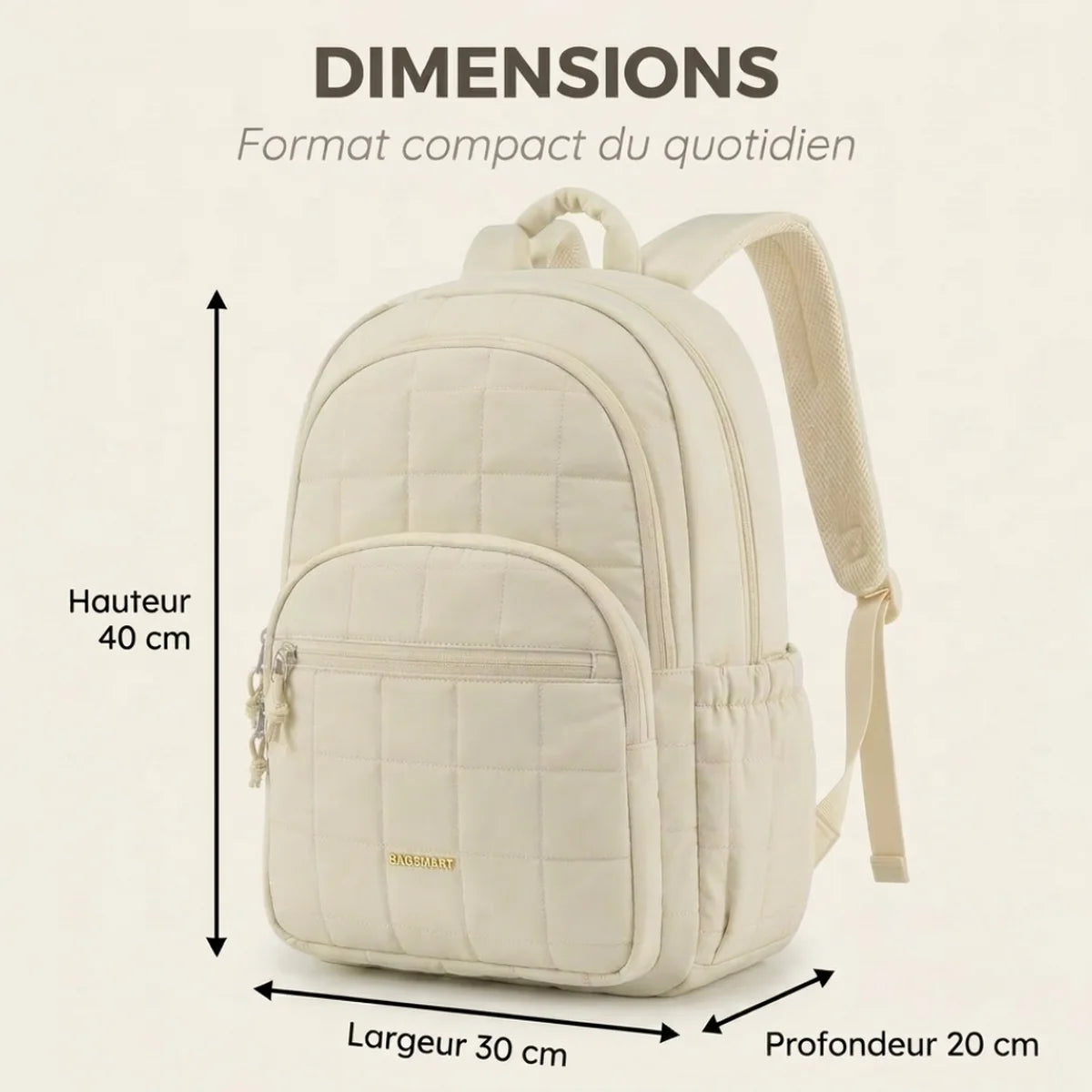 Vue du sac à dos à langer matelassé coloris crème avec infographie des dimensions (Hauteur 40 cm, Largeur 30 cm, Profondeur 20 cm), fond crème avec flèches d'annotation